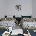 Efi * Políhrono